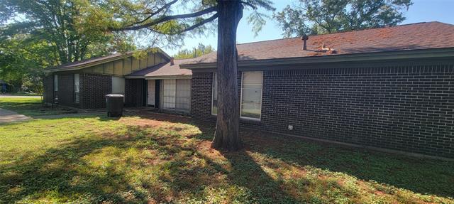 1014 Prairie Ave in Cleburne, TX - Building Photo - Building Photo