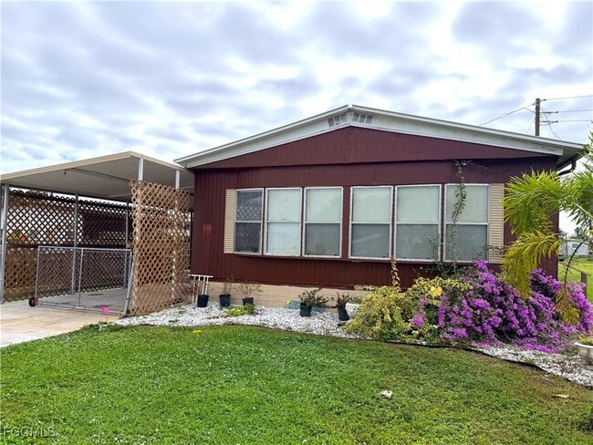 106 Gaslight Ave in North Fort Myers, FL - Building Photo - Building Photo