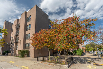 204 Stuyvesant Ave in Brooklyn, NY - Building Photo - Building Photo