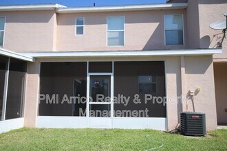 1575 Blue Magnolia Rd in Brandon, FL - Building Photo - Building Photo