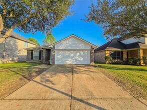 16131 Taloncrest Dr in Houston, TX - Building Photo - Building Photo