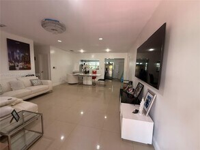 16030 Miami Dr in North Miami Beach, FL - Building Photo - Building Photo