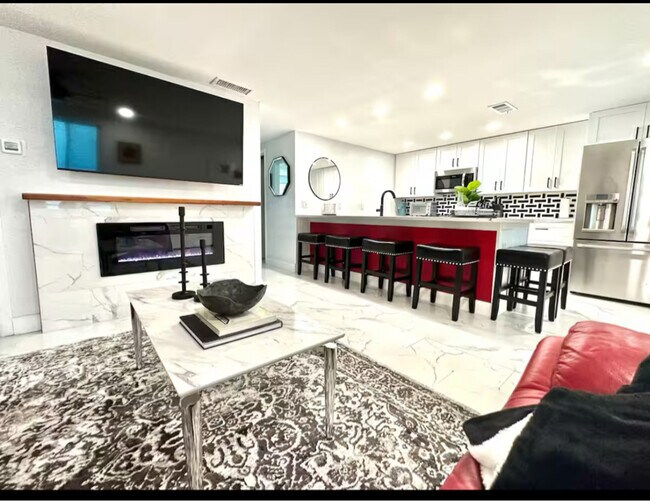 6809 S Juanita St in Tampa, FL - Foto de edificio - Building Photo