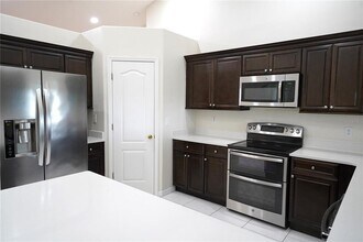 1067 Princeton Dr in Clermont, FL - Building Photo - Building Photo