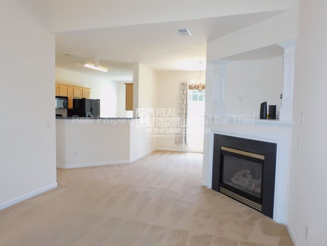 1017 Hawick Dr in High Point, NC - Building Photo - Building Photo