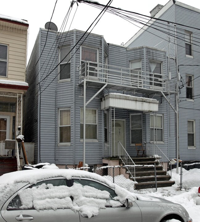 191 South St in Jersey City, NJ - Building Photo
