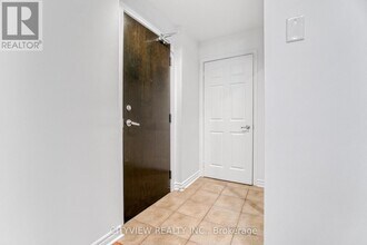 388-1388 Prince of Wales Dr in Mississauga, ON - Building Photo - Building Photo