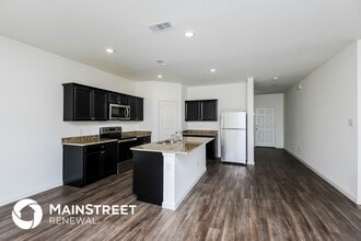 505 Canoe Way in Crowley, TX - Foto de edificio - Building Photo