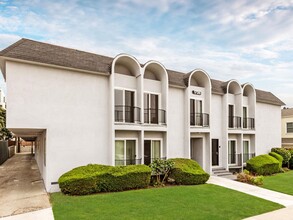 1738 Armacost Ave, in Los Angeles, CA - Building Photo - Building Photo
