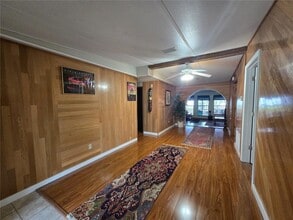 55646 Carl St, Unit D19 in Astor, FL - Foto de edificio - Building Photo