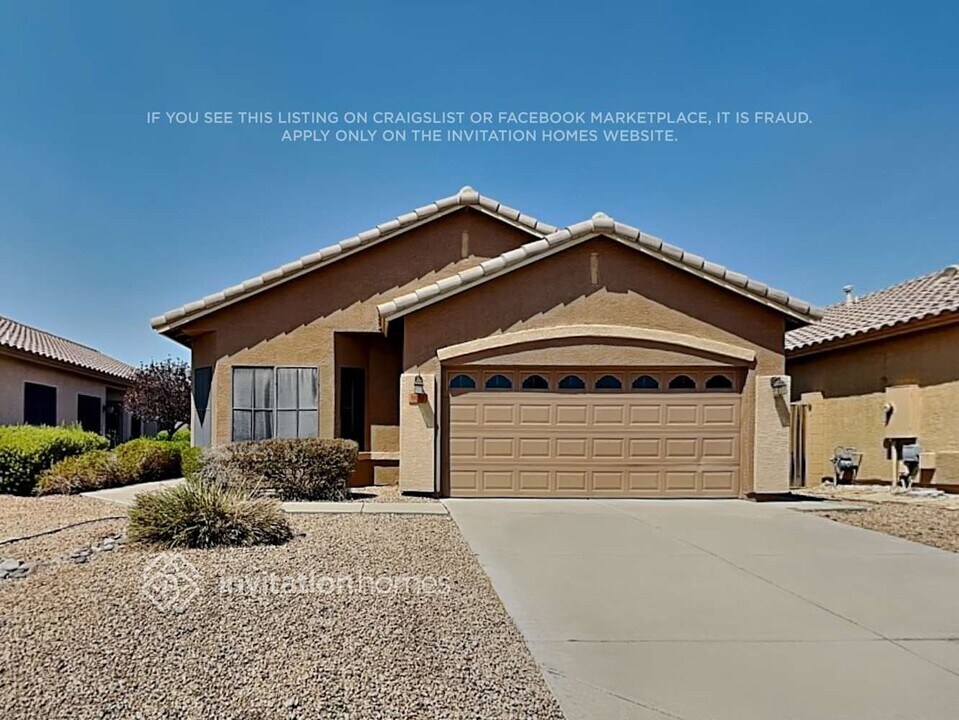 8814 W Laurel Ln in Peoria, AZ - Building Photo
