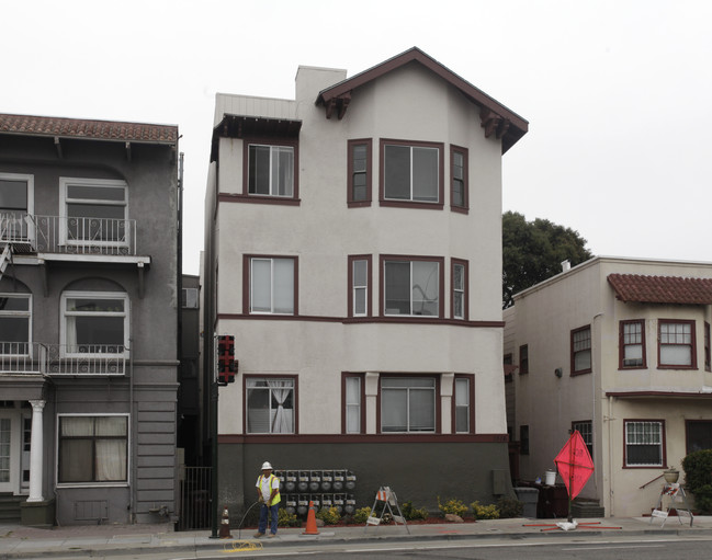 Lakeview Condominiums in Oakland, CA - Foto de edificio - Building Photo