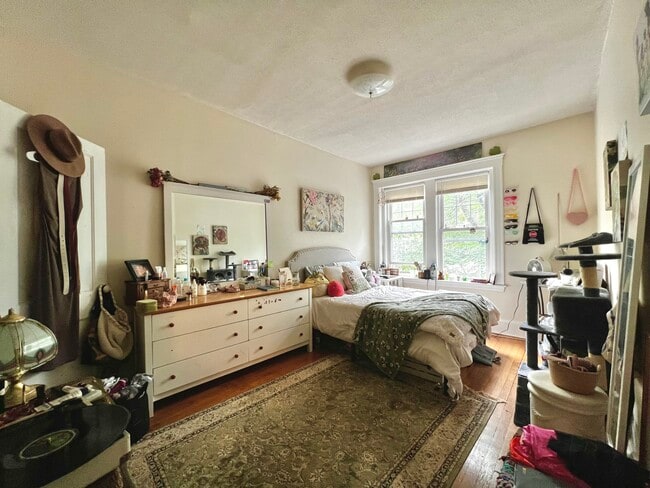 164 Thorndike St, Unit 2 in Brookline, MA - Building Photo - Building Photo