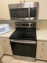 11040 SW 196th St in Miami, FL - Building Photo - Building Photo