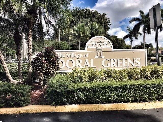 10257 NW 52nd Ln in Doral, FL - Building Photo