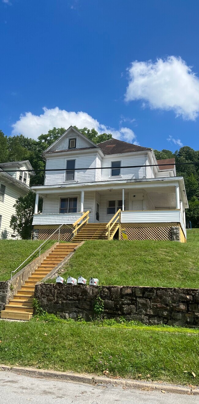 1321 Highland Ave Rentals in Bluefield, WV