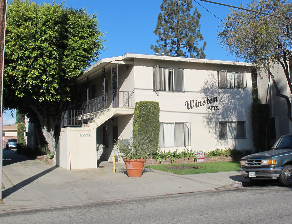 10527 Western Ave in Downey, CA - Building Photo