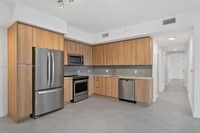 2150 N Bayshore Dr, Unit 0109 in Miami, FL - Building Photo - Building Photo