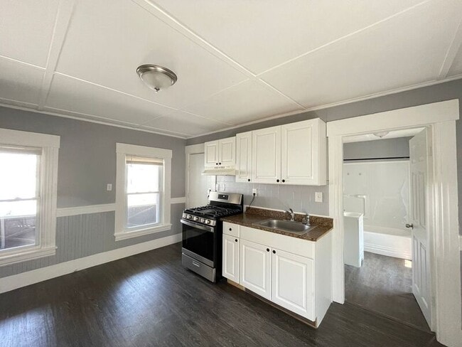 421 Spruce St in Manchester, NH - Building Photo - Building Photo