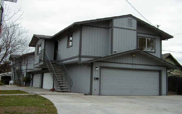 400 Morris in Modesto, CA - Building Photo