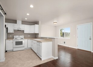 3508 S 45th St in Tacoma, WA - Building Photo - Building Photo