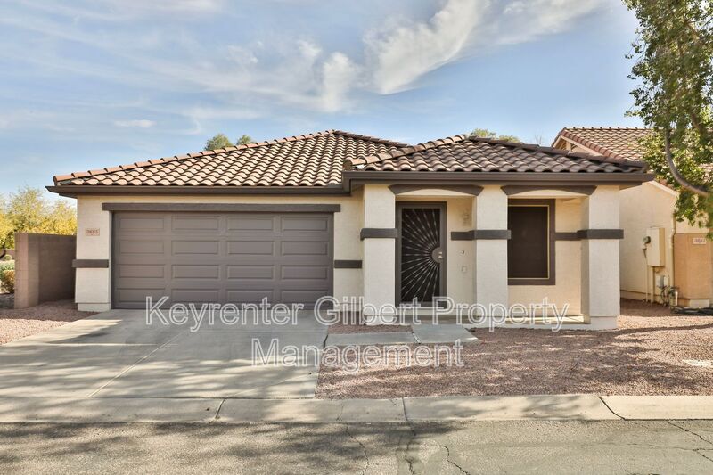 3685 E Orchid Ln in Gilbert, AZ - Building Photo