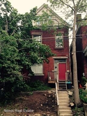 539 S Graham St in Pittsburgh, PA - Foto de edificio