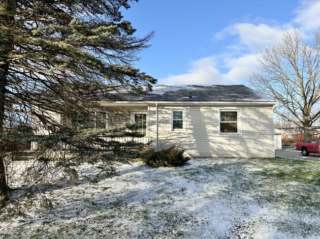 22571 Curie Ave in Warren, MI - Building Photo - Building Photo