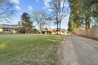 3144 Glenmorrie Dr in Lake Oswego, OR - Building Photo - Building Photo