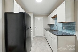 1412 Wembley Dr in Charlotte, NC - Building Photo - Building Photo