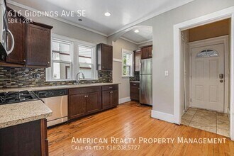 616 Giddings Ave SE in Grand Rapids, MI - Building Photo - Building Photo