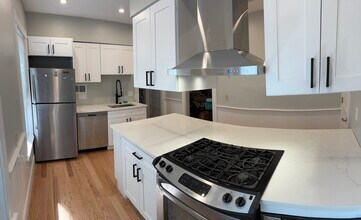 59 Hawthorne St, Unit 2 in Somerville, MA - Building Photo - Building Photo