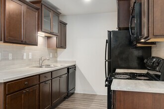Whispering Pines in Holland, MI - Building Photo - Building Photo