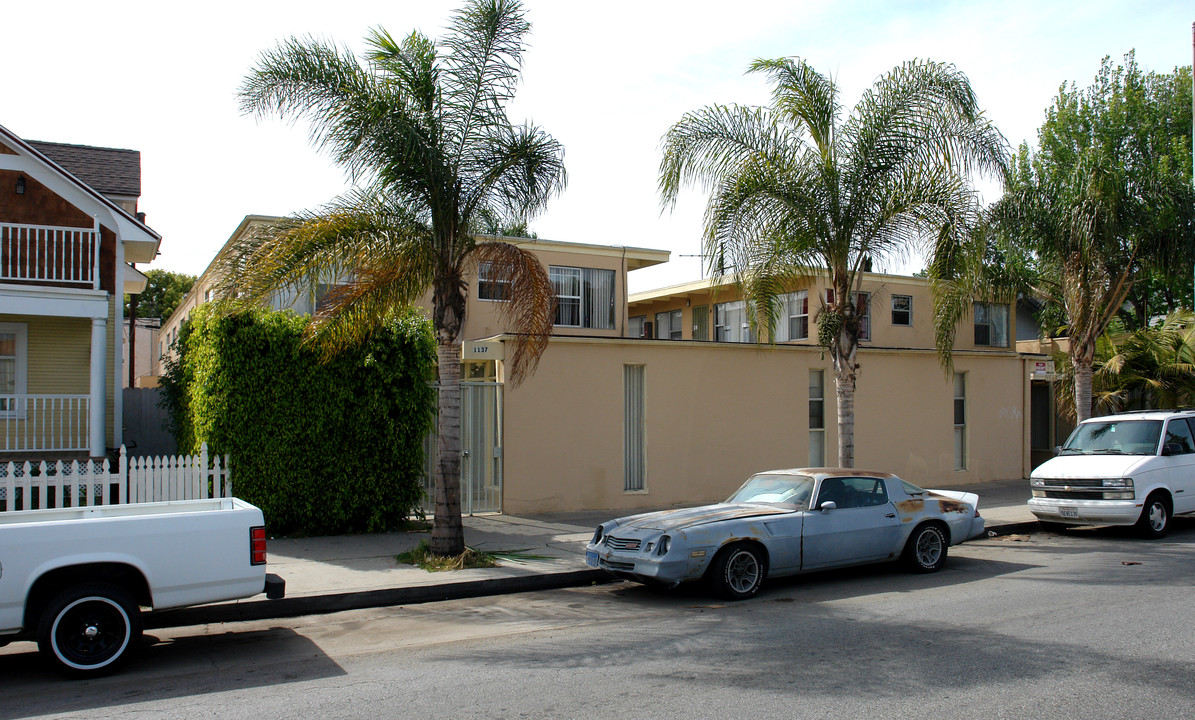 1135-1145 Pacific Ave in Long Beach, CA - Building Photo