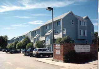 Courtyard at North Beacon in Brighton, MA - Foto de edificio - Building Photo