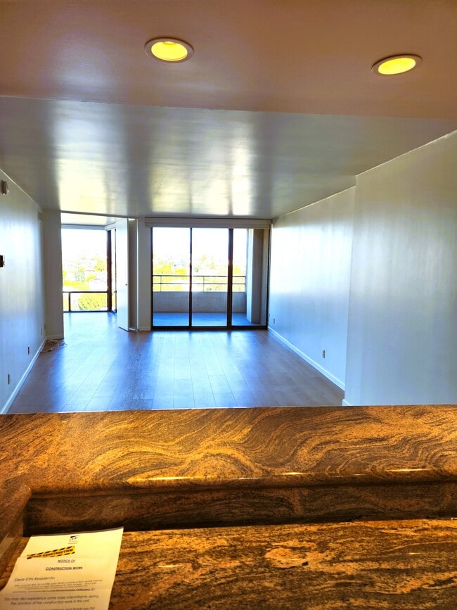 4337 Marina City Dr, Unit 443 in Marina Del Rey, CA - Building Photo - Building Photo