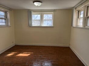 58 Lincoln Ave, Unit Garden in Riverside, IL - Building Photo - Building Photo