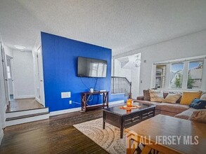 72 Ethel St in Metuchen, NJ - Building Photo - Building Photo