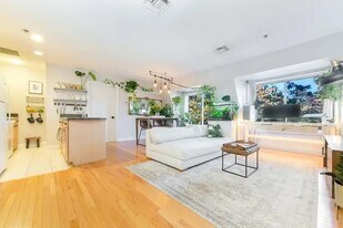 332 Jamaicaway in Boston, MA - Building Photo