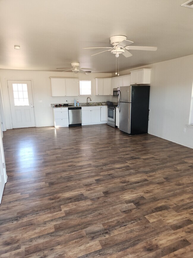 1307 S Iowa Ave in Chandler, OK - Building Photo - Building Photo