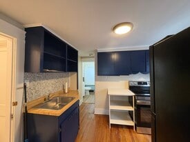 38 East St, Unit 2 in Rutland, VT - Building Photo