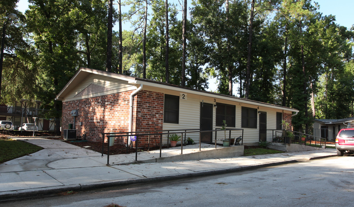 Forest Meadows West in Jacksonville, FL - Building Photo