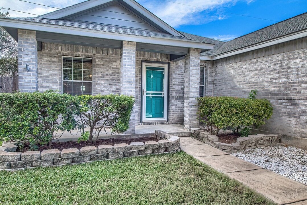 132 Wistoria in Schertz, TX - Building Photo