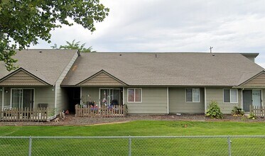 661 S Burke Ave in Connell, WA - Building Photo - Building Photo