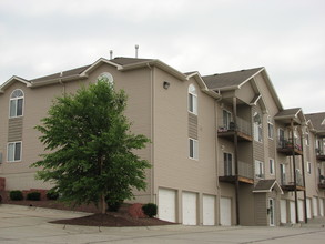 Gateway Park Apartments in Bellevue, NE - Building Photo - Building Photo