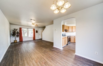 8914 Kestrel Oak in Converse, TX - Foto de edificio - Building Photo