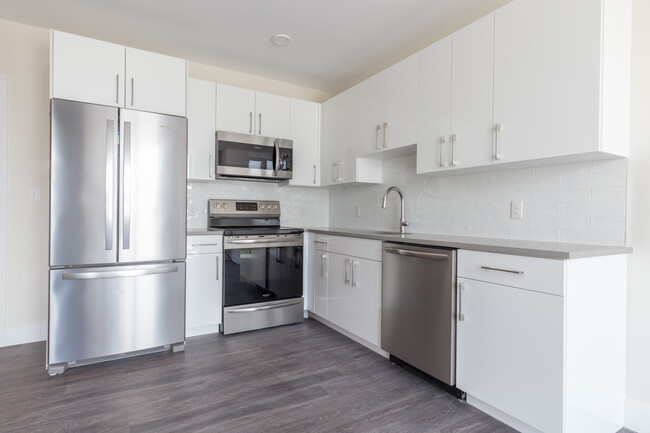 1047 Tremont St, Unit 304