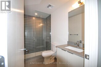 3071 Trafalgar Rd in Oakville, ON - Building Photo - Building Photo