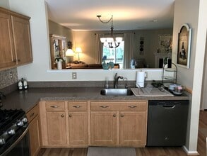 101 Lexington Ct in Holmdel, NJ - Building Photo - Building Photo