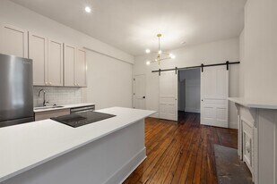 824 Madison Ave in Covington, KY - Building Photo